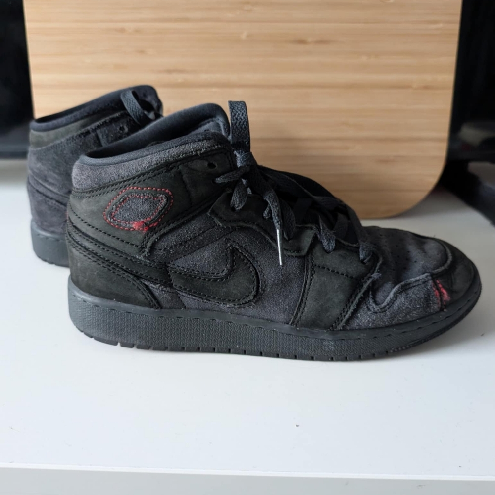 Nike Air Jordan Retro 1 Mid SE Craft Youth Size 5Y